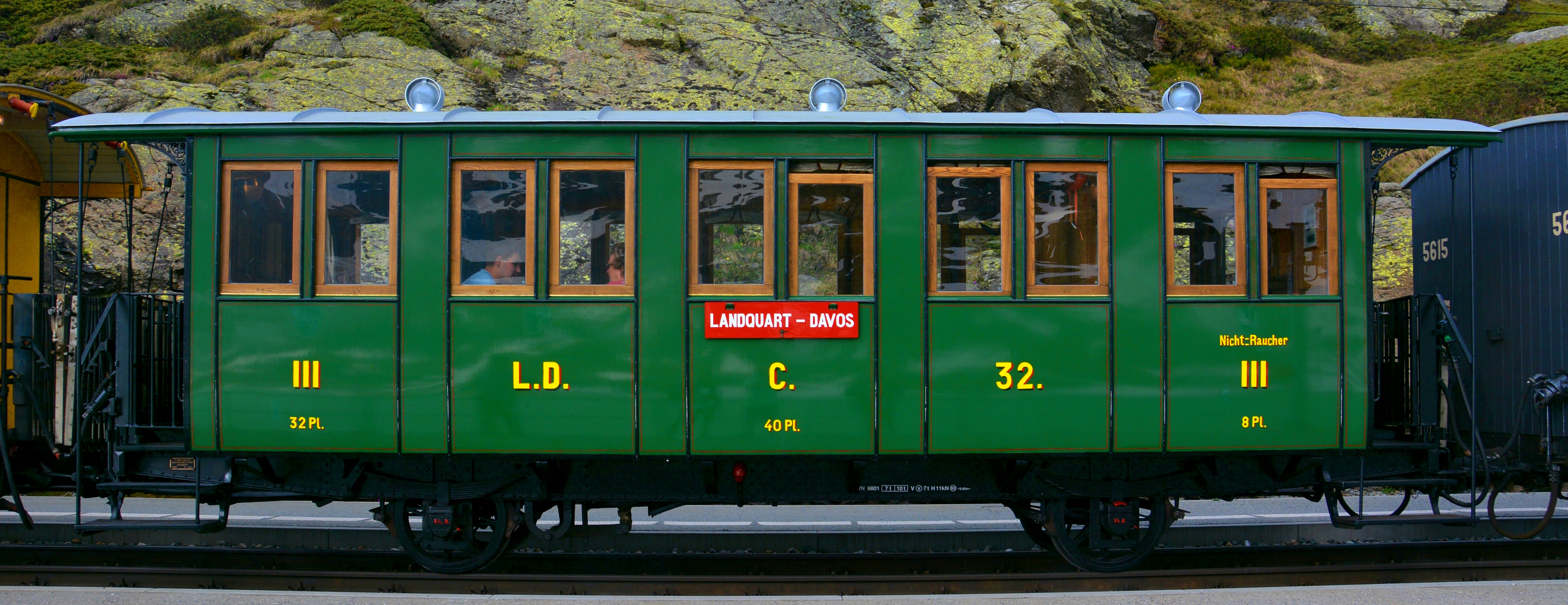 Historischer RhB-Personenwagen L.D.C. 32, Strecke Landquart–Davos